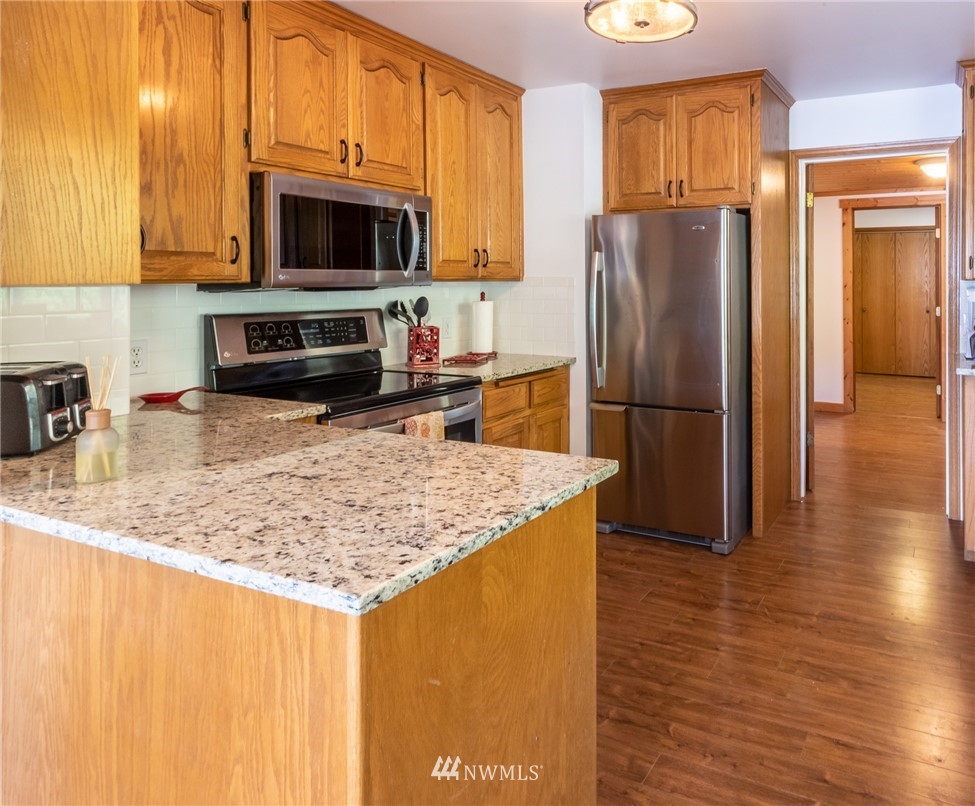 9512 Silver Lake Road Maple Falls, WA 98266 - Photo 2 of 24