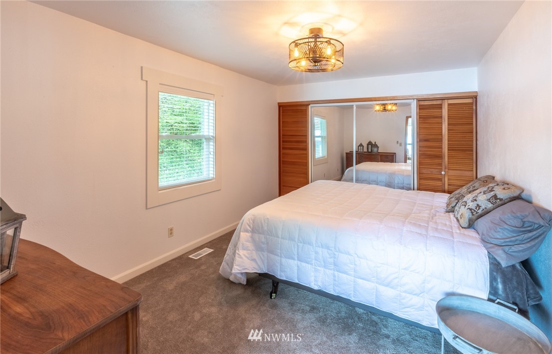 9512 Silver Lake Road Maple Falls, WA 98266 - Photo 12 of 24
