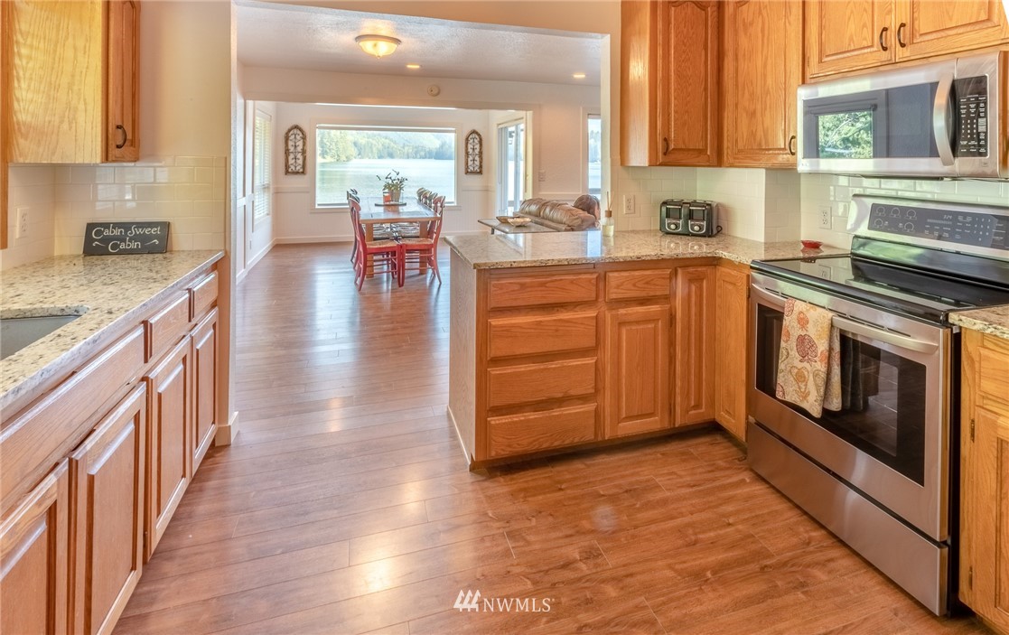 9512 Silver Lake Road Maple Falls, WA 98266 - Photo 3 of 24