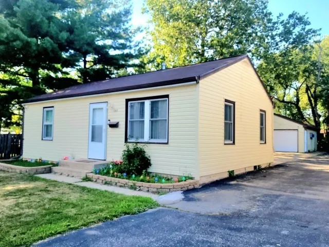 $2,000 | 1357 Morgan Street, Joliet, IL 60436