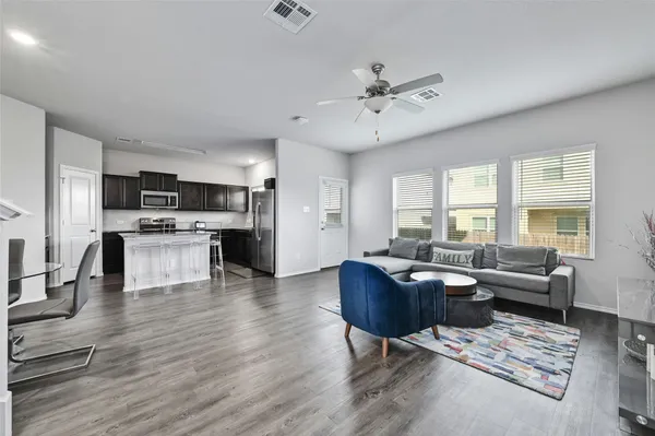 $1,900 | 100 Comet Drive, Unit 1I, Jarrell, TX 76537