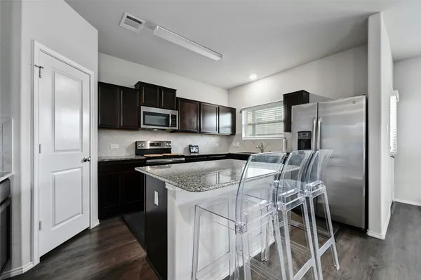 $1,900 | 100 Comet Drive, Unit 1I, Jarrell, TX 76537