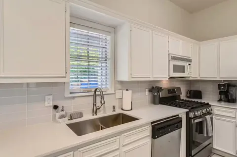 $679,000 | 1202 Loma Drive, Austin, TX 78741