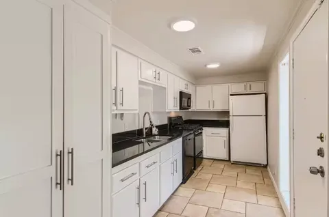 $679,000 | 1202 Loma Drive, Austin, TX 78741