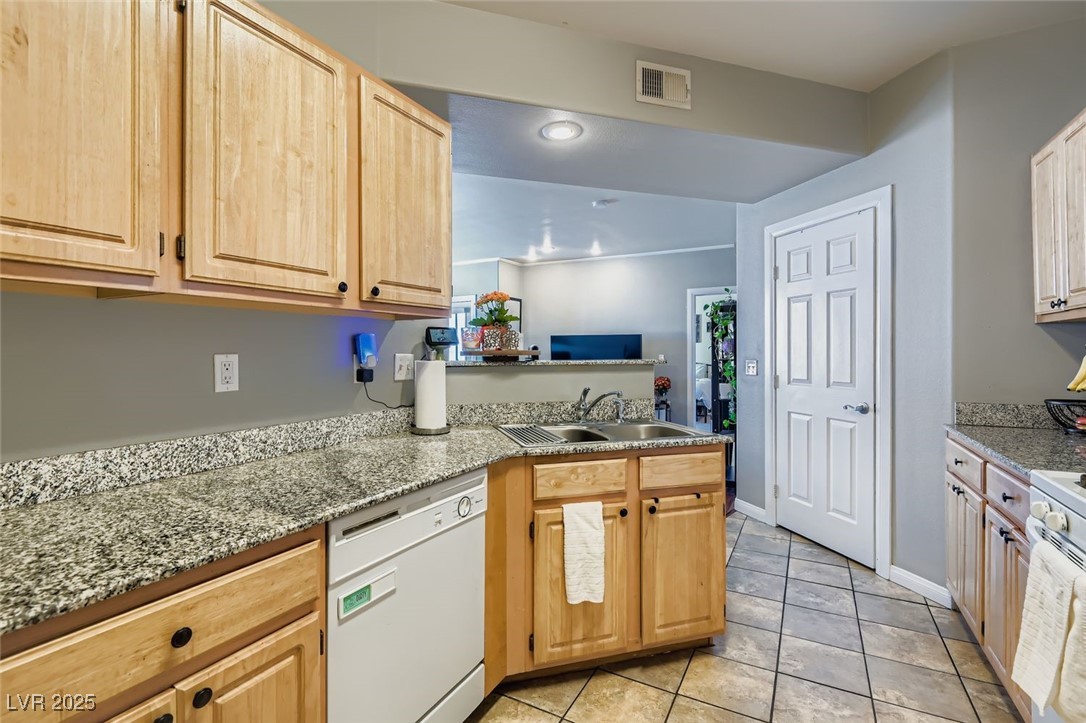 8555 West Russell Road, Unit 2092 Las Vegas, NV 89113 - Photo 5 of 14