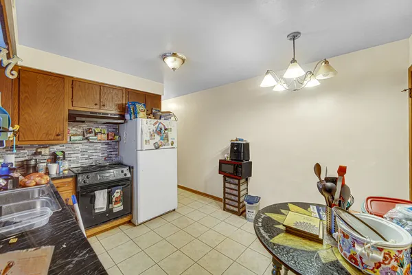 $250,000 | 463 Orchard Lane, Beecher, IL 60401