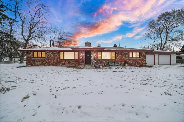 $250,000 | 463 Orchard Lane, Beecher, IL 60401