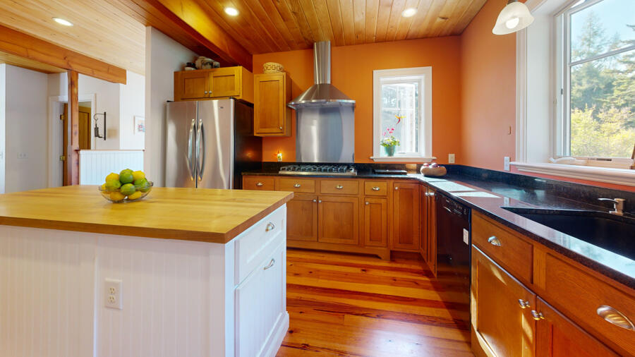 29 Boulder Hill Road Tenants Harbor, ME 04860 - Photo 7 of 90 High End Kitchen