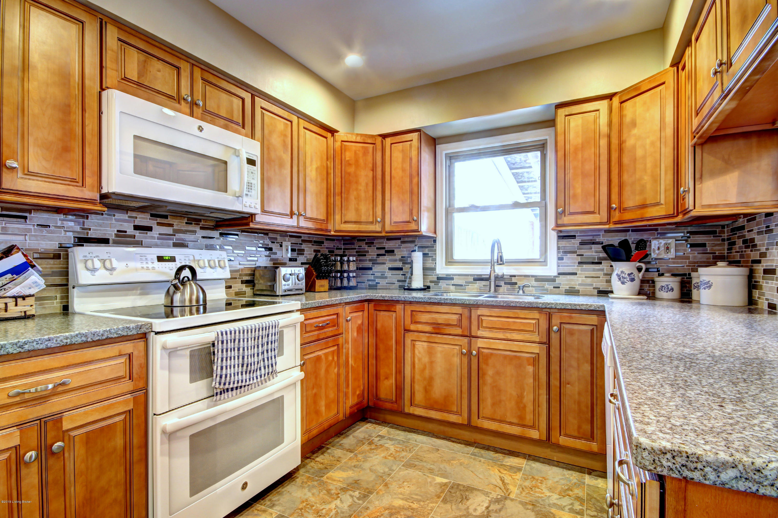 2408 Hayward Road Louisville, KY 40242 - Photo 10 of 45 1 Hayward Road #14