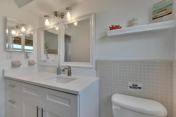 $430,000 | 9747 48th Avenue North, St. Petersburg, FL 33708