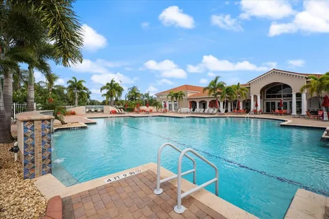 $465,000 | 4211 64th Avenue East, Sarasota, FL 34243