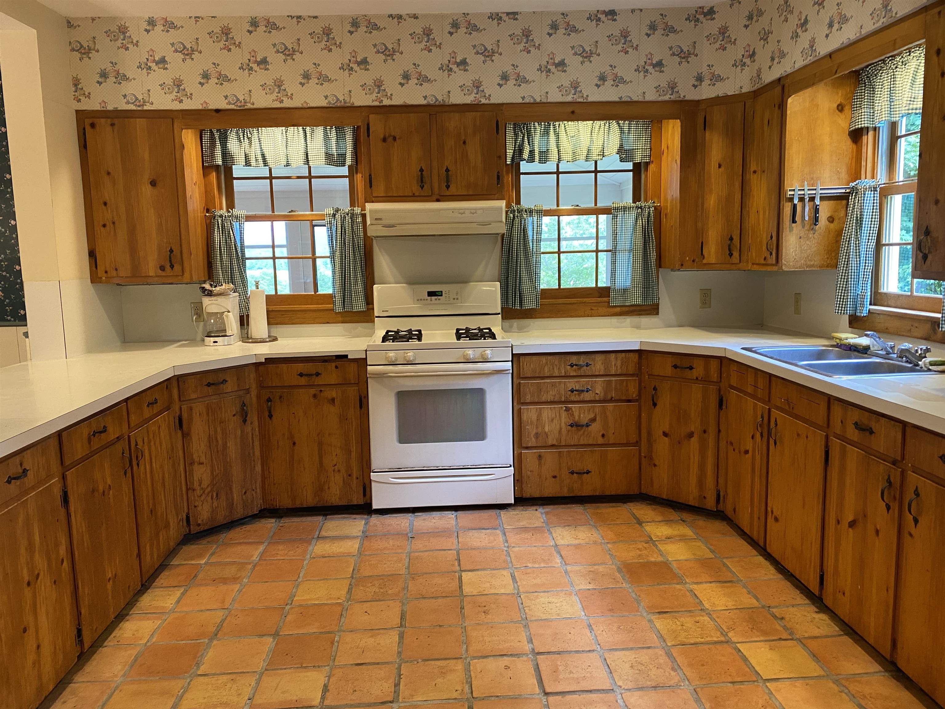 655 James Road Middlebury, VT 05753 - Photo 10 of 40