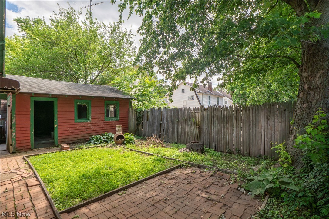 1131 Broad Avenue Northwest Canton, OH 44708 - Photo 21 of 25 Yard/Patio