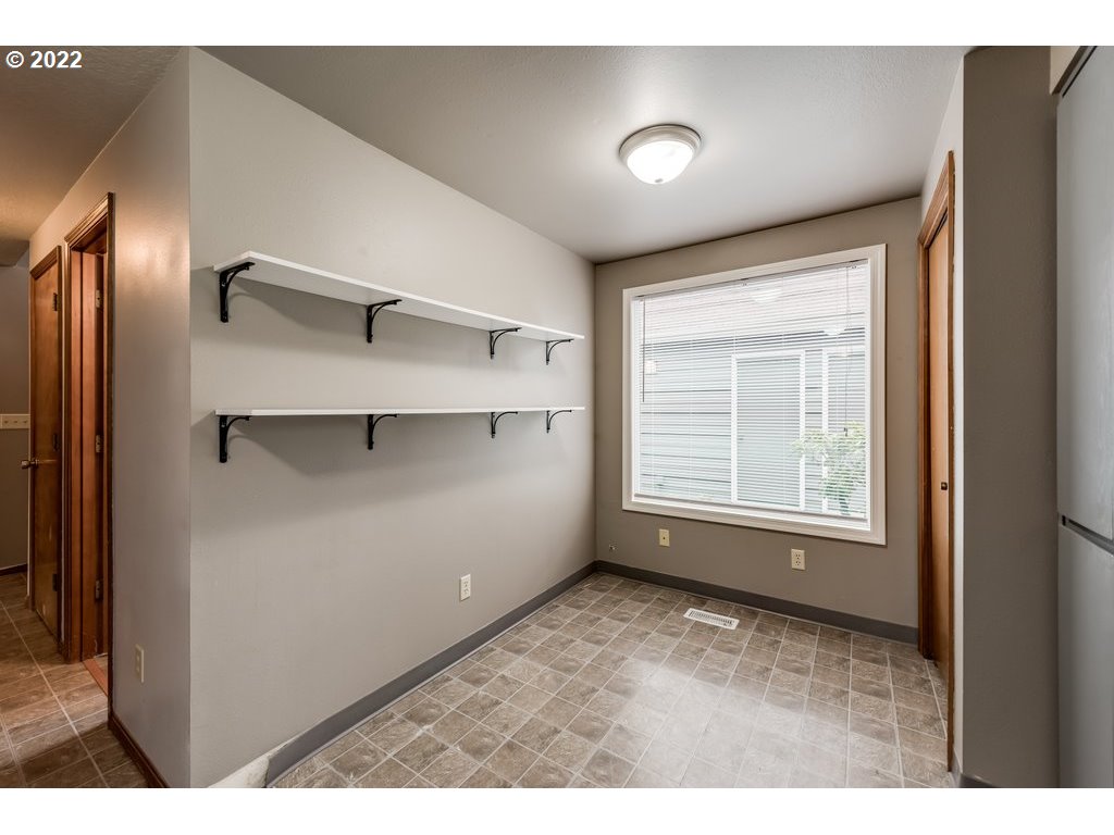20460 Southwest Rosa Drive Beaverton, OR 97078 - Photo 13 of 30 Gallery Image 13