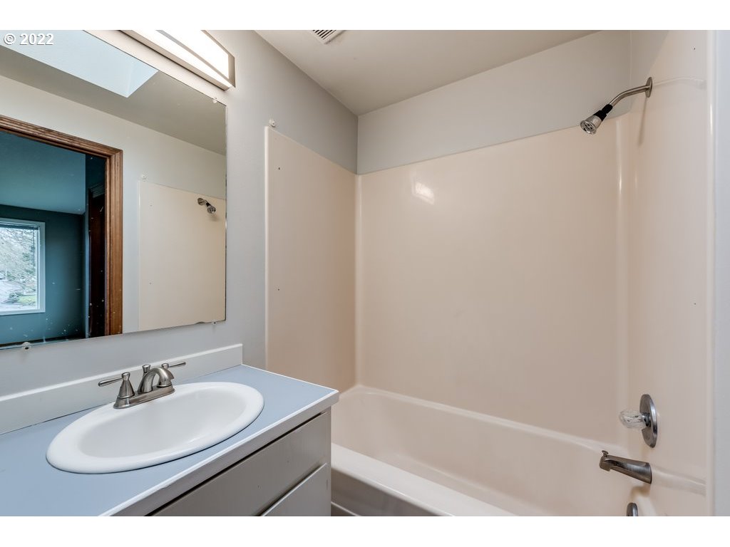 20460 Southwest Rosa Drive Beaverton, OR 97078 - Photo 18 of 30 Gallery Image 18