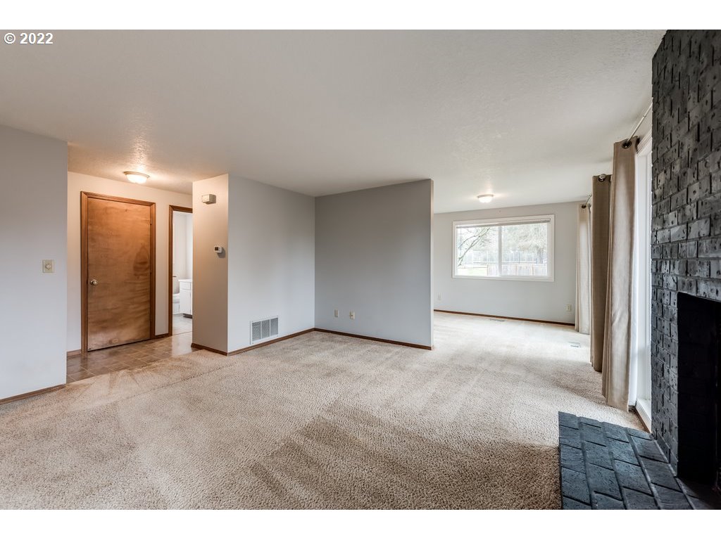 20460 Southwest Rosa Drive Beaverton, OR 97078 - Photo 4 of 30 Gallery Image 4