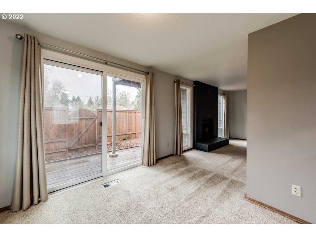 20460 Southwest Rosa Drive Beaverton, OR 97078 - Photo 5 of 30 Gallery Image 5