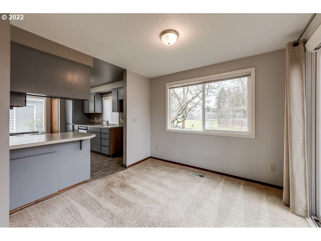 20460 Southwest Rosa Drive Beaverton, OR 97078 - Photo 6 of 30 Gallery Image 6