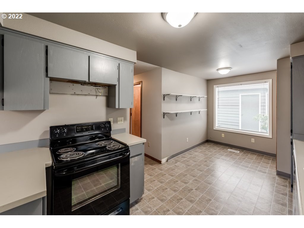 20460 Southwest Rosa Drive Beaverton, OR 97078 - Photo 9 of 30 Gallery Image 9
