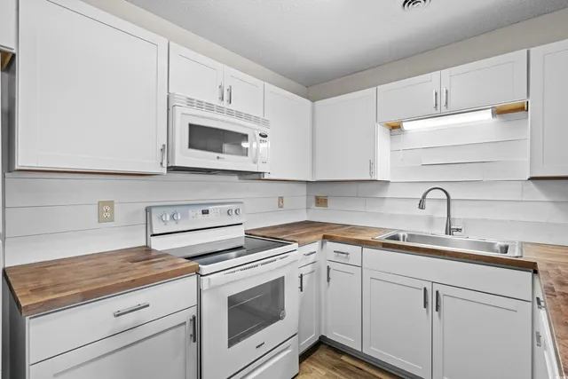 $1,400 | 1870 Auburn Lane, Unit 21C, Surfside Beach, SC 29575