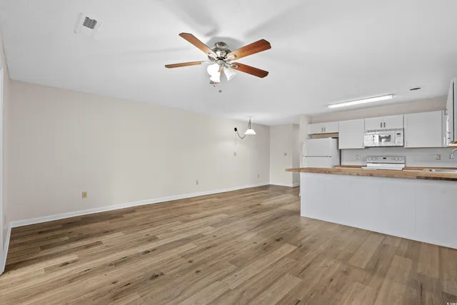 $1,400 | 1870 Auburn Lane, Unit 21C, Surfside Beach, SC 29575