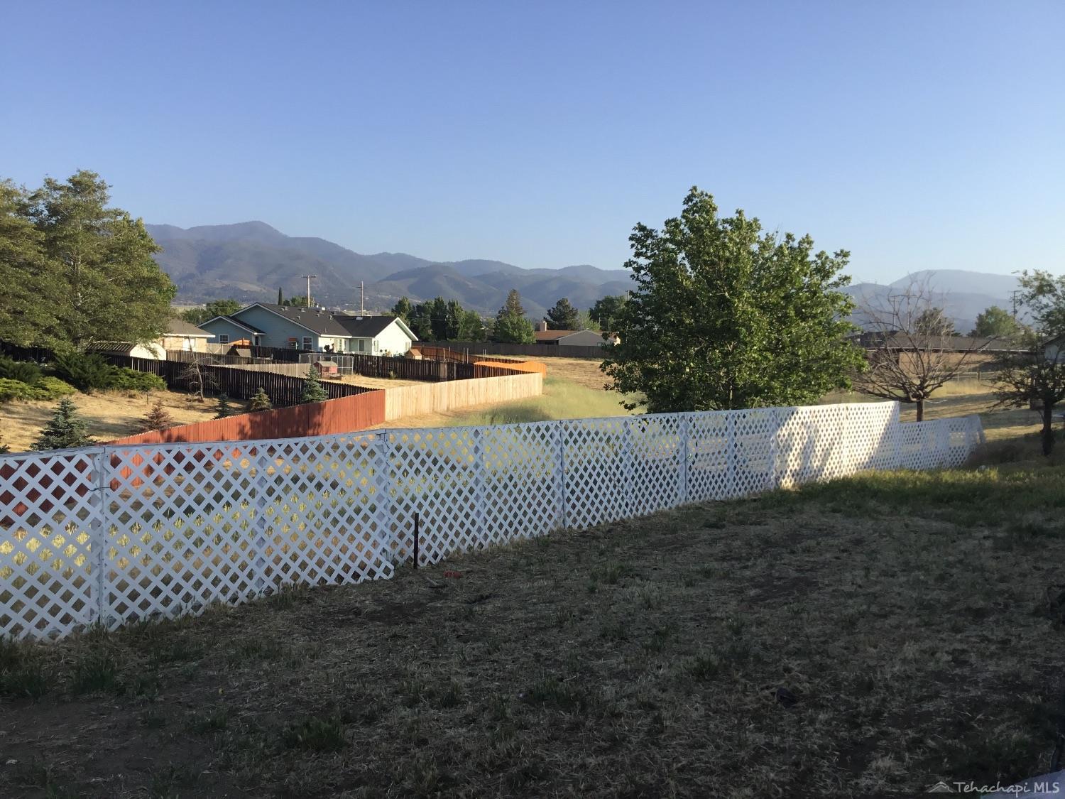 21718 Mid Way Tehachapi, CA 93561 - Photo 25 of 27 Gallery Image 25