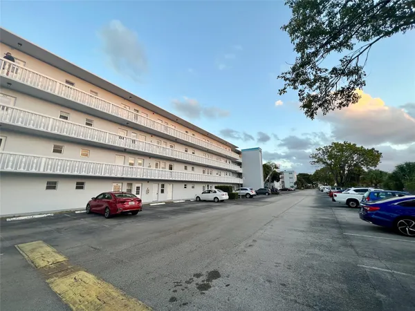 $130,000 | 600 Northeast 2nd Street, Unit 107, Dania Beach, FL 33004
