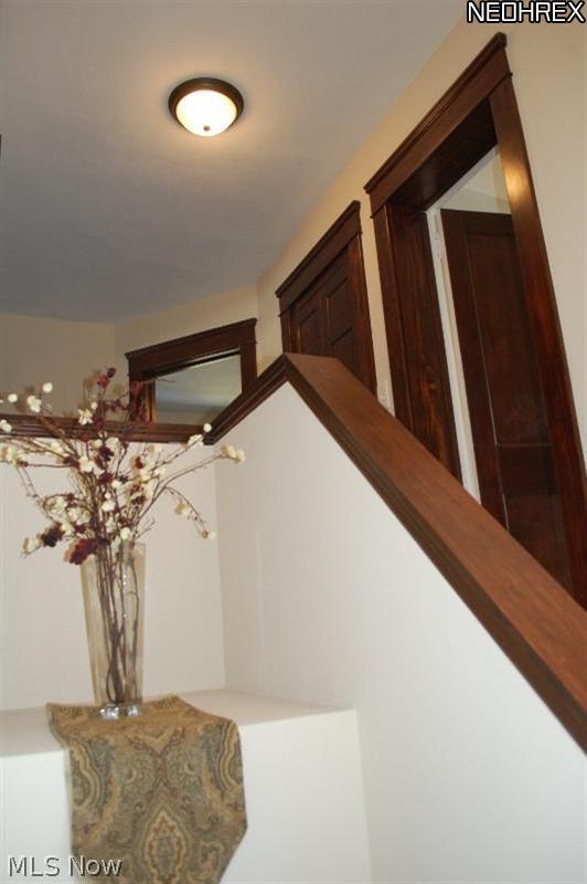 2253 Maplewood Road Cleveland, OH 44118 - Photo 10 of 23 Landing up to second floor
