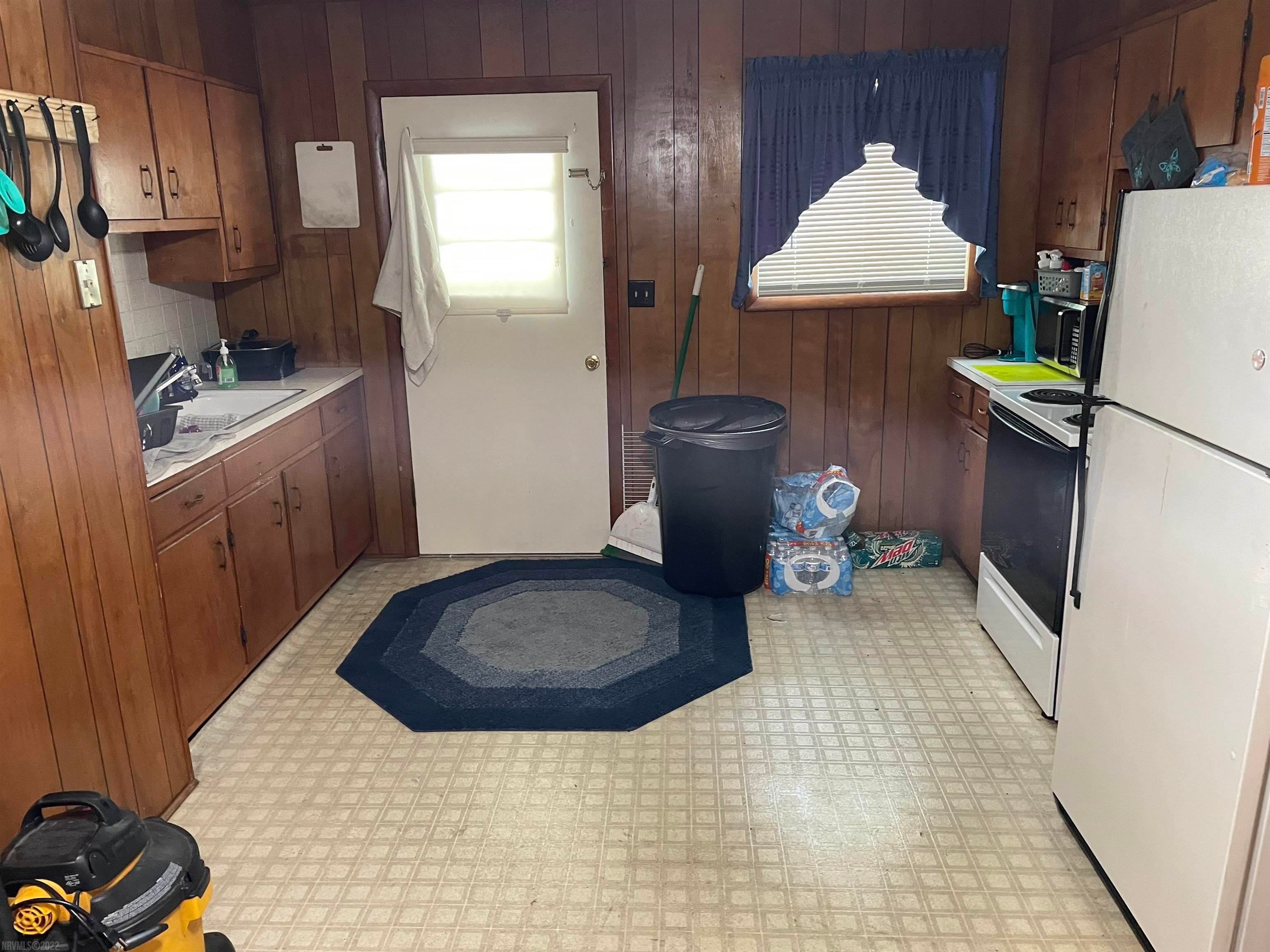 7654 Brooklyn Road Radford, VA 24141 - Photo 14 of 50 Gallery Image 14