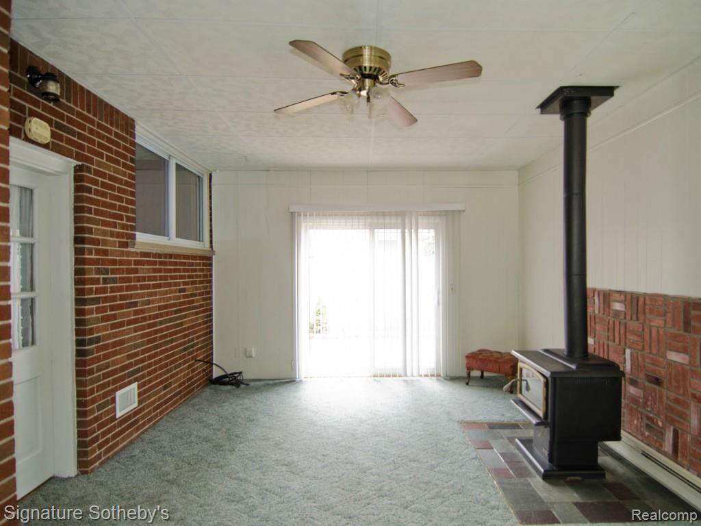 102 South Alice Avenue Rochester, MI 48307 - Photo 12 of 23 11 Bonus Room.jpg