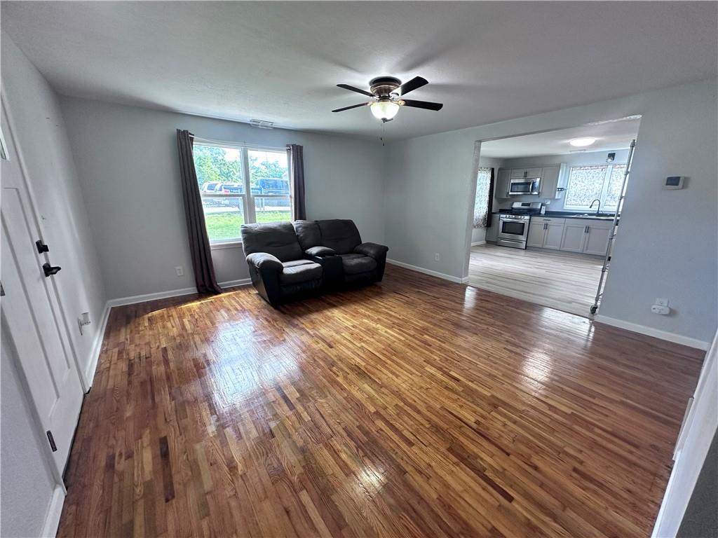 13547 Old Marvin Road Versailles, MO 65084 - Photo 4 of 36