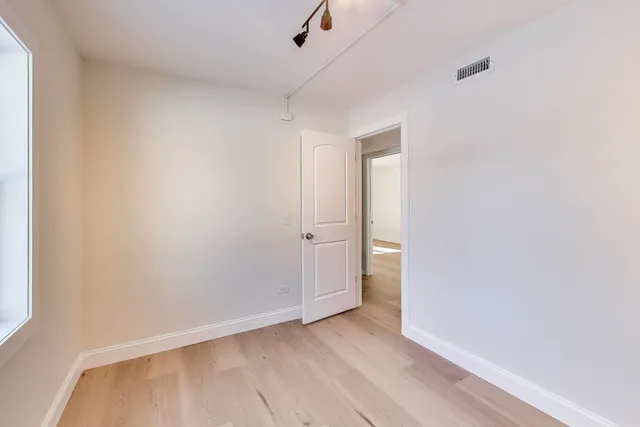 $249,000 | 3345 Kirchoff Road, Unit 5C, Rolling Meadows, IL 60008