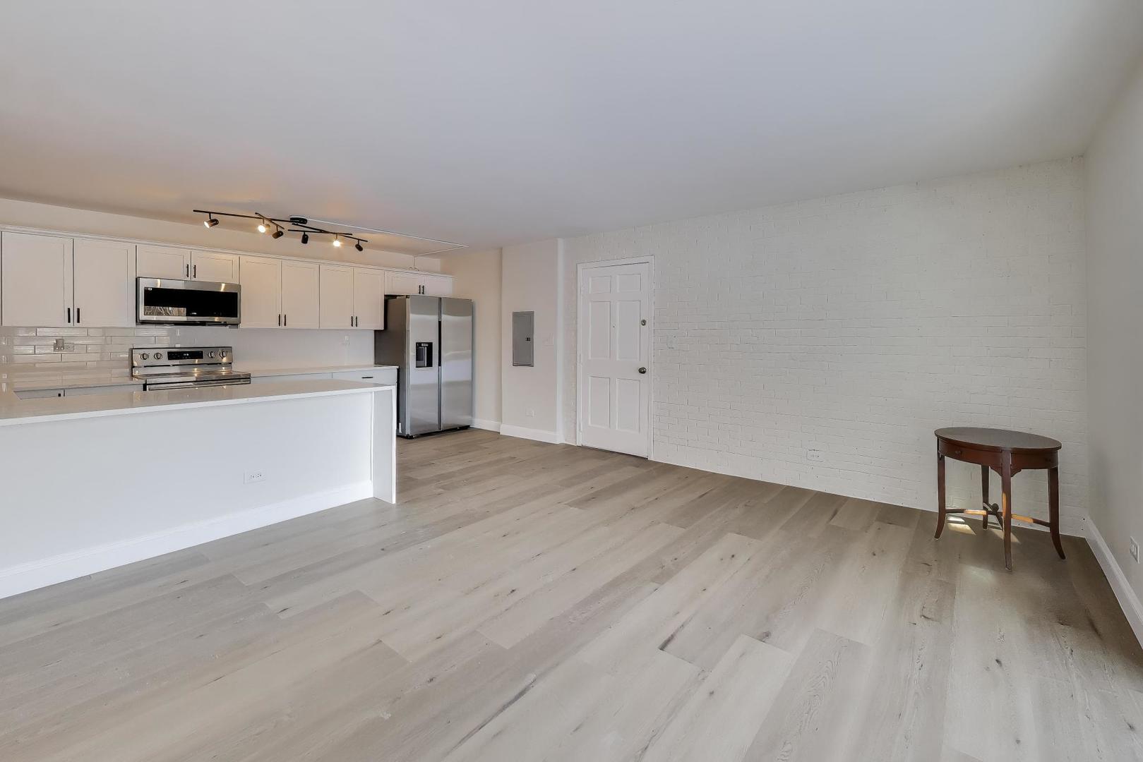 3345 Kirchoff Road, Unit 5C Rolling Meadows, IL 60008 - Photo 4 of 14