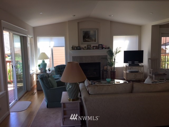 321 East Soderberg Road, Unit 2 Allyn, WA 98524 - Photo 6 of 22 Gallery Image 6