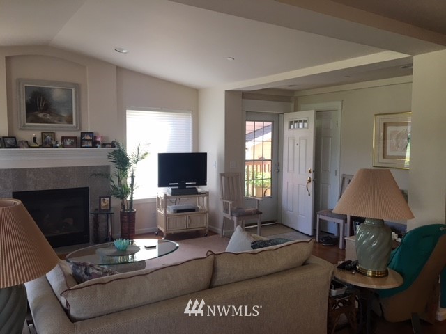 321 East Soderberg Road, Unit 2 Allyn, WA 98524 - Photo 7 of 22 Gallery Image 7