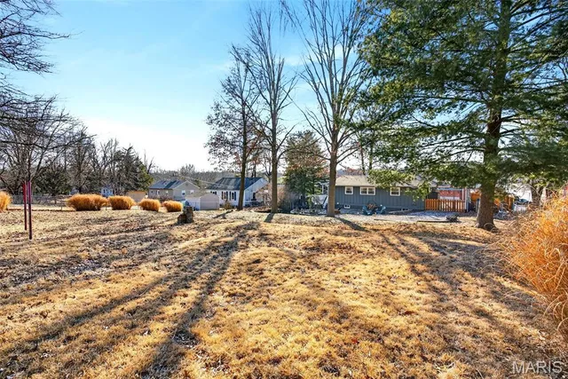 $285,000 | 913 Crestland Drive, Ballwin, MO 63011