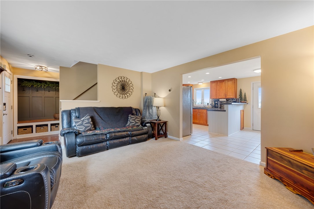 301 Ridge Road Ontario, NY 14519 - Photo 7 of 50