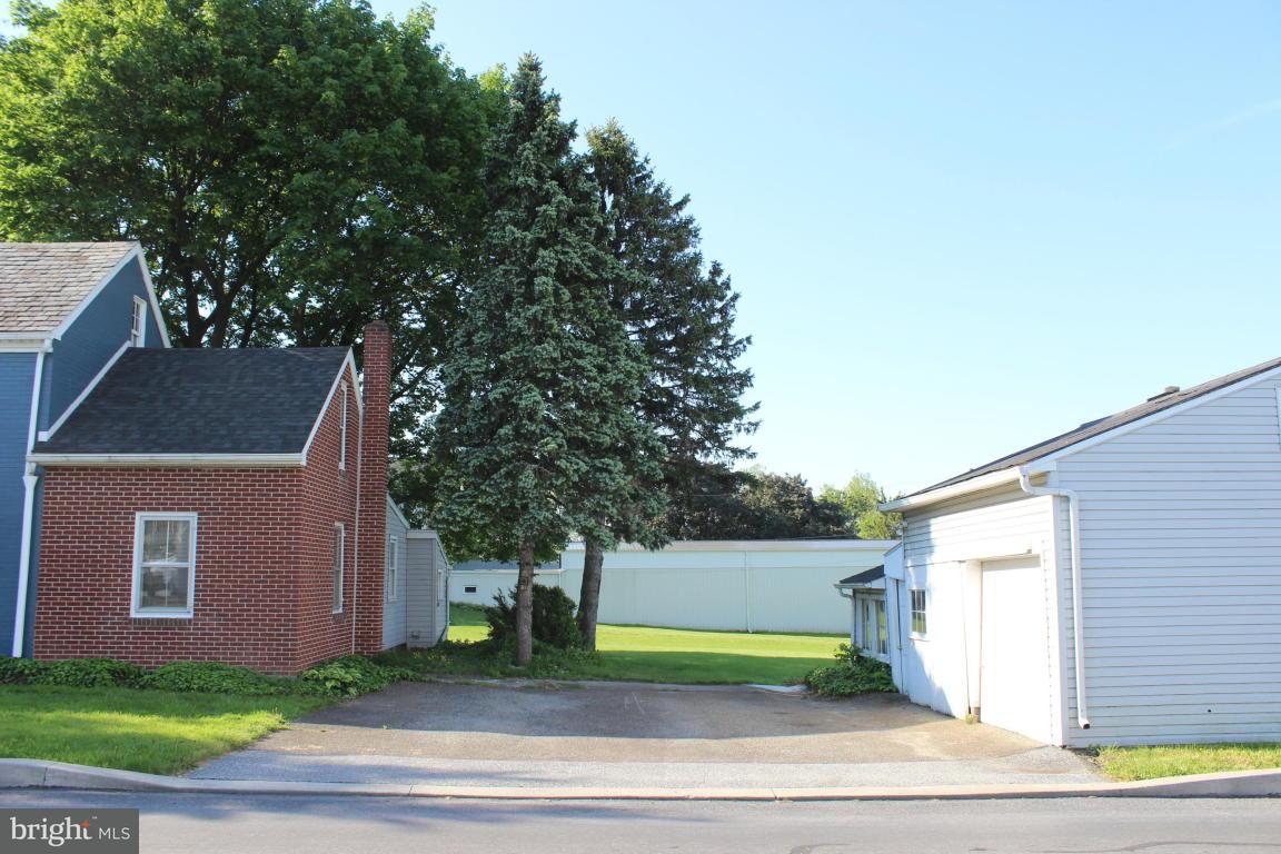 2378 Hobson Road Lancaster, PA 17602 - Photo 2 of 23 Gallery Image 2