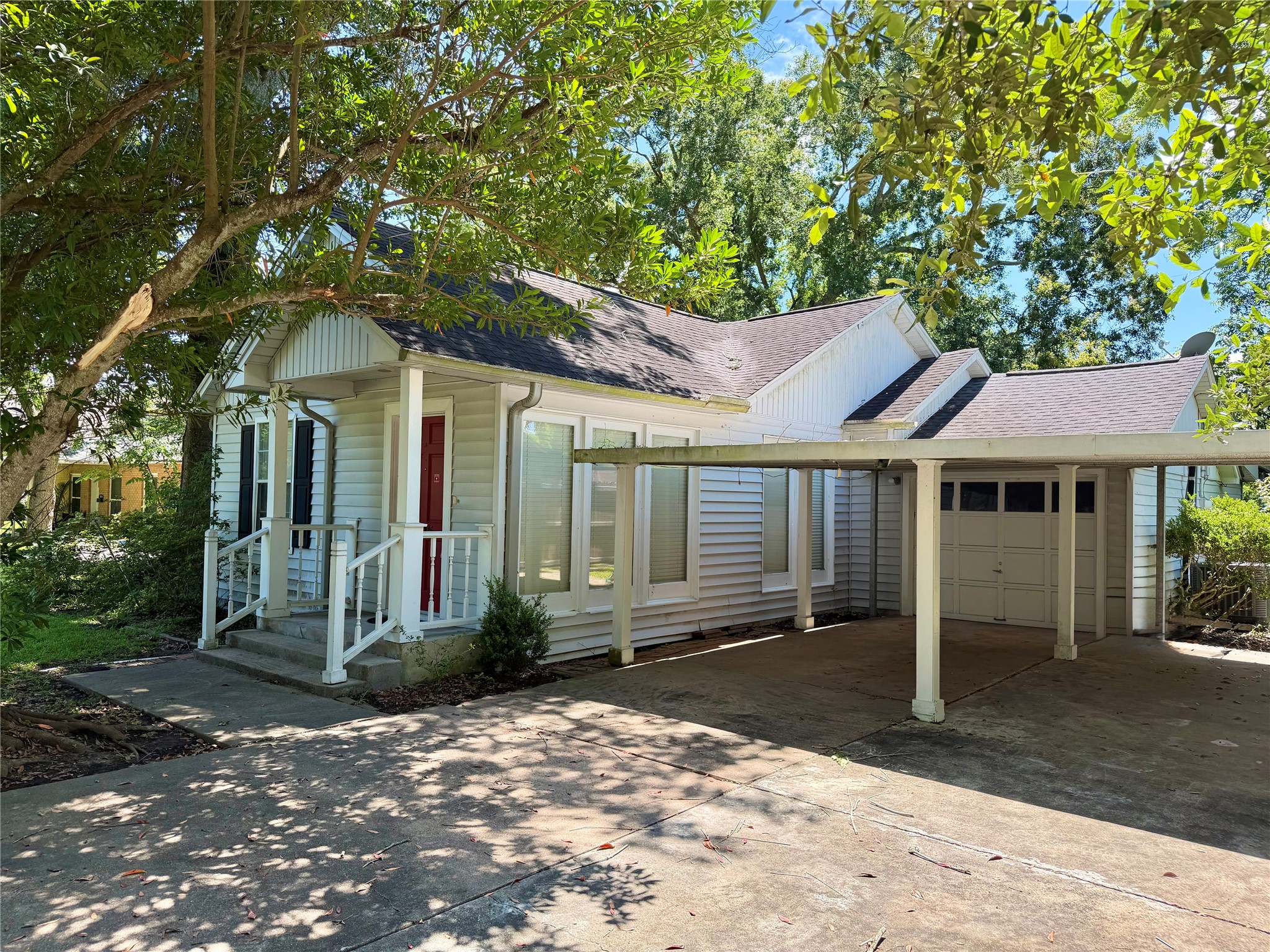 705 Shady Lane Angleton, TX 77515 - Photo 3 of 22