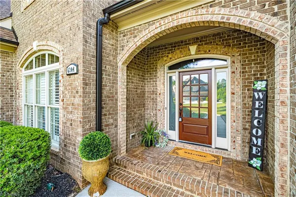 $719,900 | 6304 Autumn Crest Court, Summerfield, NC 27358