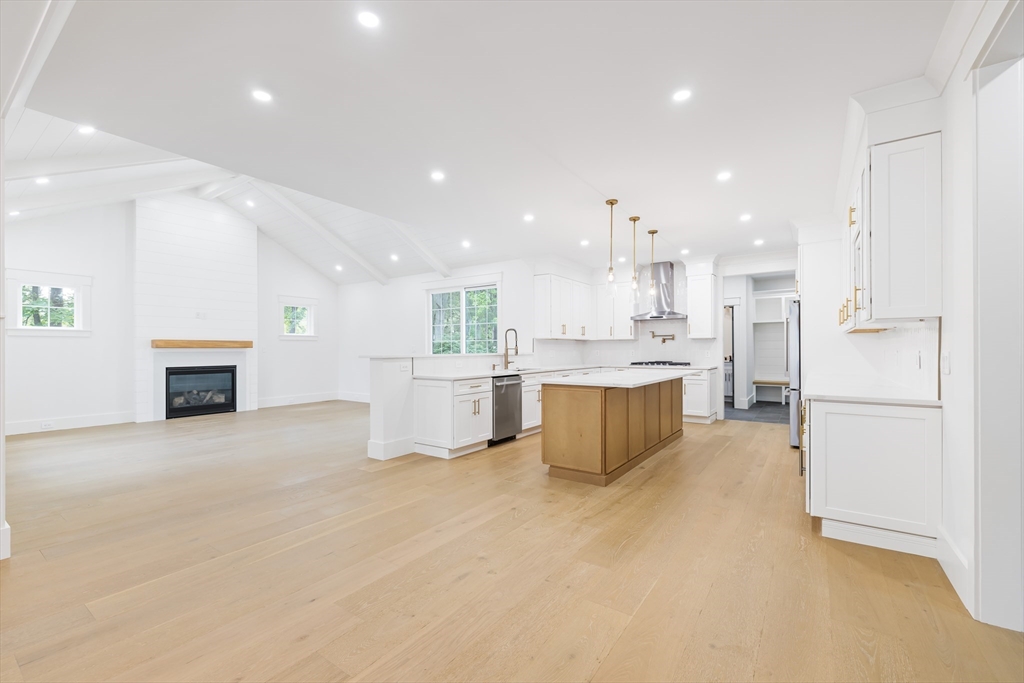 7 Bennett Street Natick, MA 01760 - Photo 3 of 33