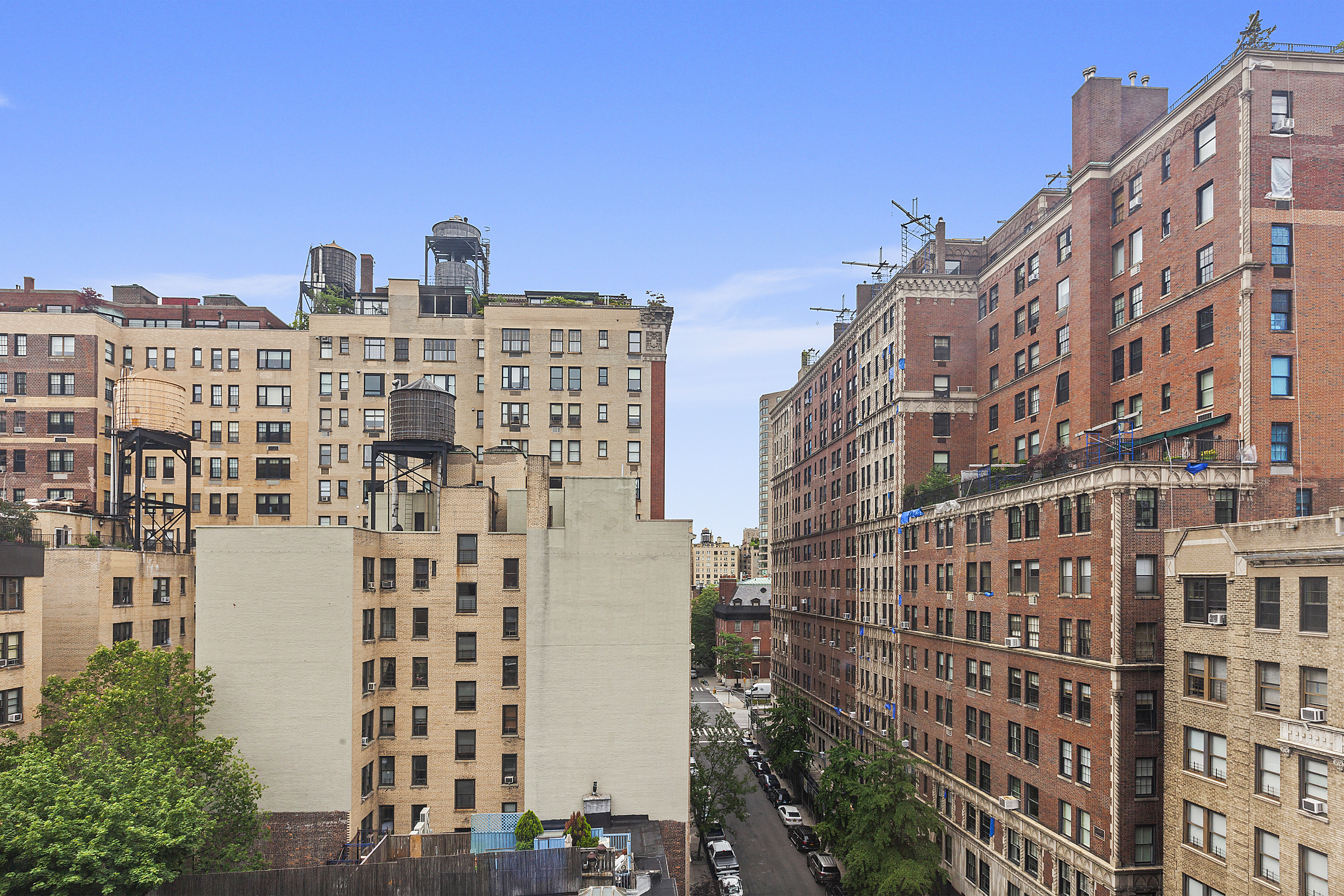 134 East 93rd Street, Unit 10C Manhattan, NY 10128 - Photo 2 of 9