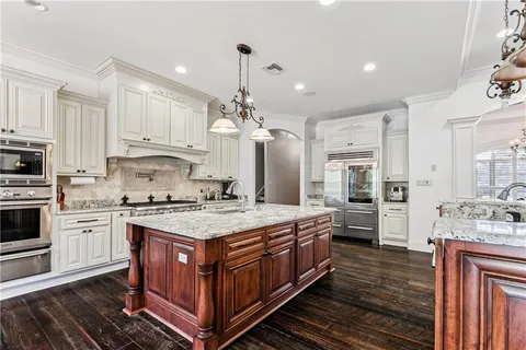 $999,500 | 117 Hardwood Drive, Belle Chasse, LA 70037