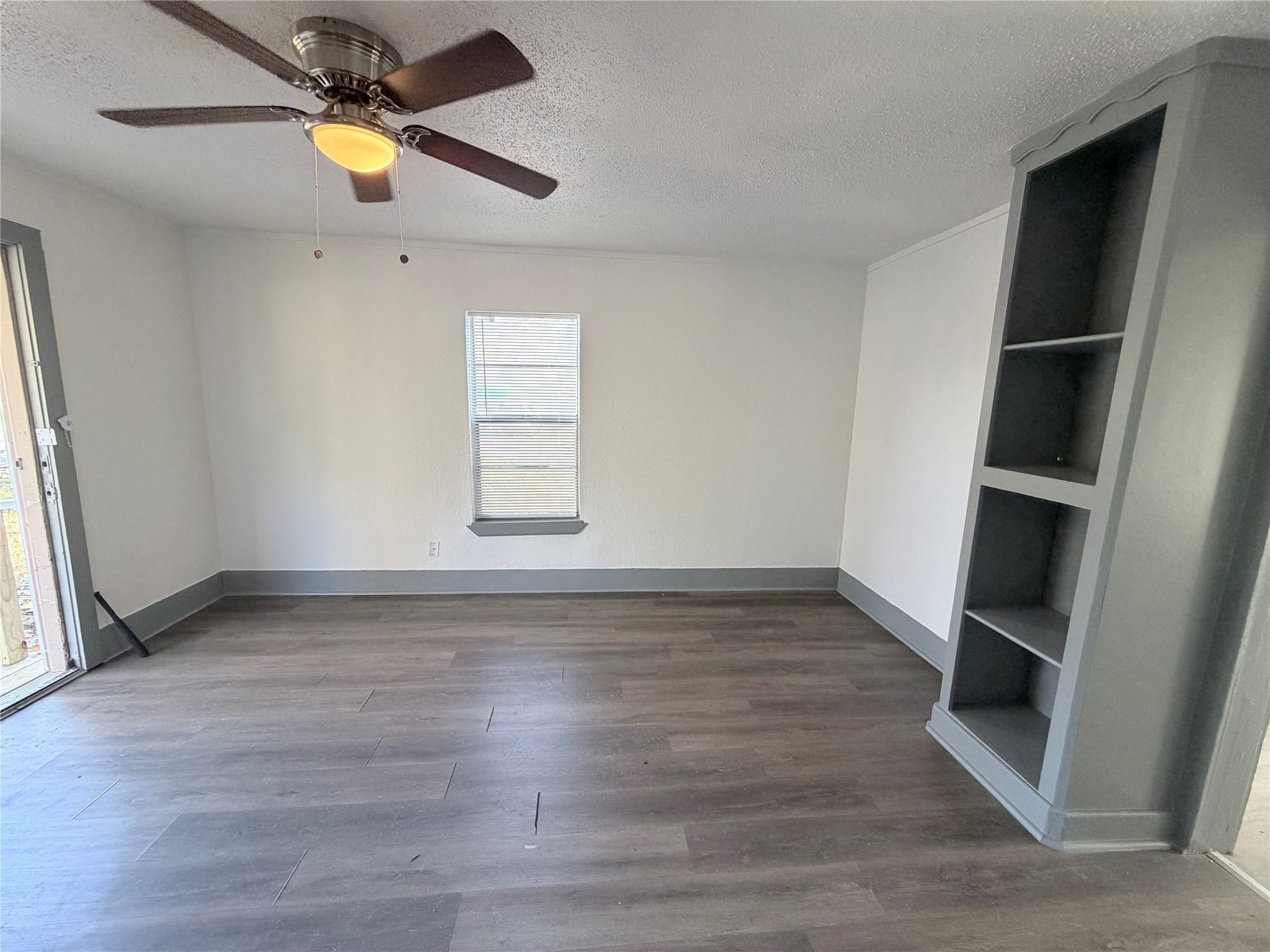 608 East 4th Street Sweeny, TX 77480 - Photo 12 of 16