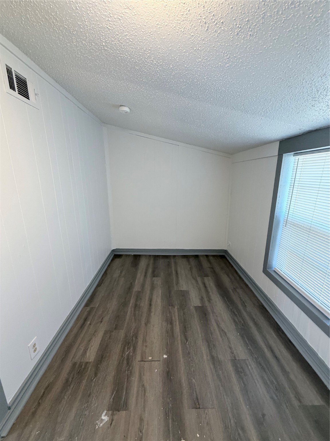 608 East 4th Street Sweeny, TX 77480 - Photo 7 of 16