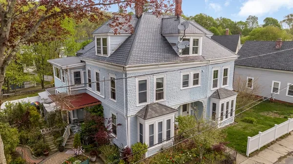 $445,000 | 3 Lake Avenue, Unit 3, Amesbury, MA 01913