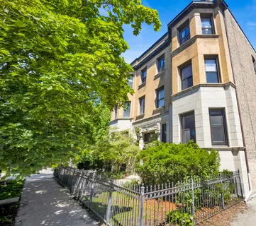 $599,000 | 1712 West Wilson Avenue, Unit 3E, Chicago, IL 60640