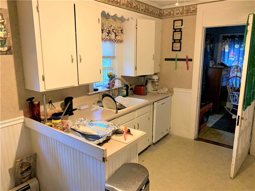 67 Summer Street Woonsocket, RI 02895 - Photo 3 of 21