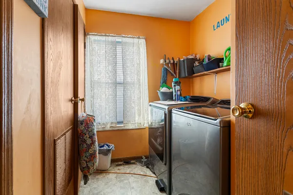 $189,900 | 17471 Lakeshore Road, Weldon, IL 61882