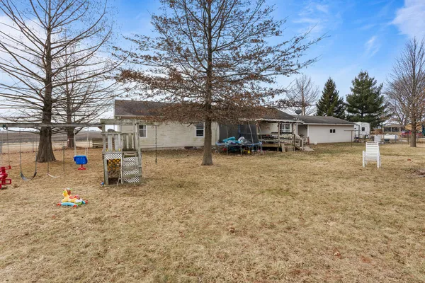 $189,900 | 17471 Lakeshore Road, Weldon, IL 61882